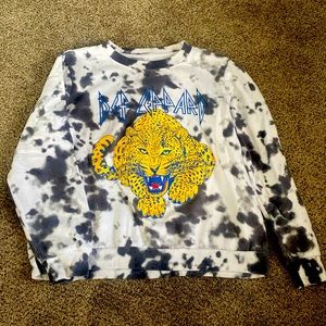 Def Leppard light sweatshirt